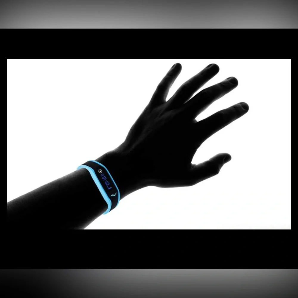 Everlast TR3 Waterproof Bluetooth Fitness Activity Tracker Watch